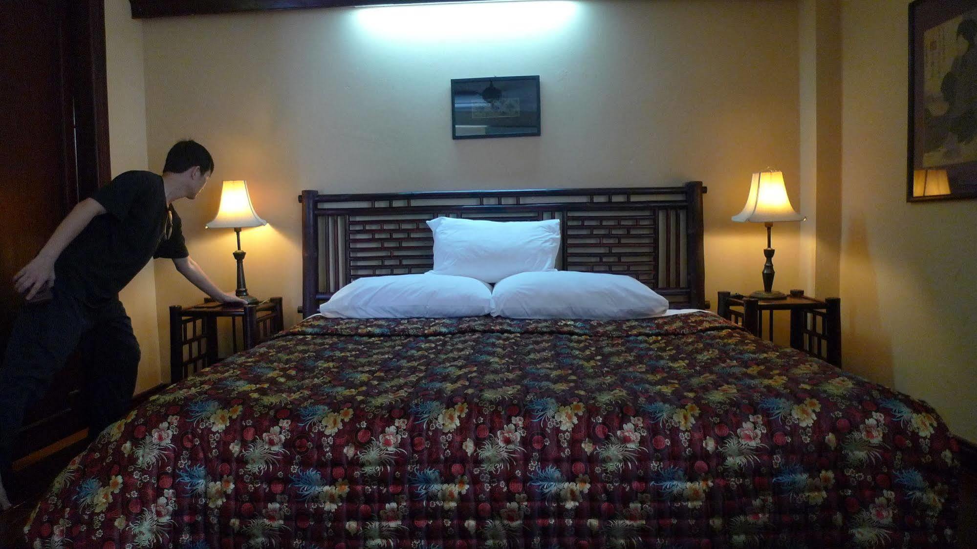 Hotel Garden Queen Ханой Екстериор снимка